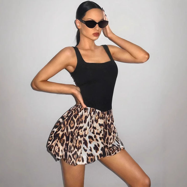 Damen Sommerliches Badeoutfit mit Rüschendesign Echo Archiv