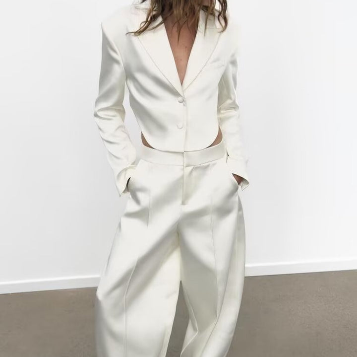 Damen Cropped-Kurzblazer mit abgerundetem Saum und Reverskragen Echoarchiv