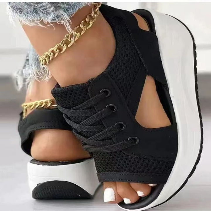 Damen Offene Keil-Sandale-Sneaker mit atmungsaktivem Mesh, profilierter Plateau-Sohle und Schnürung Echo Archiv