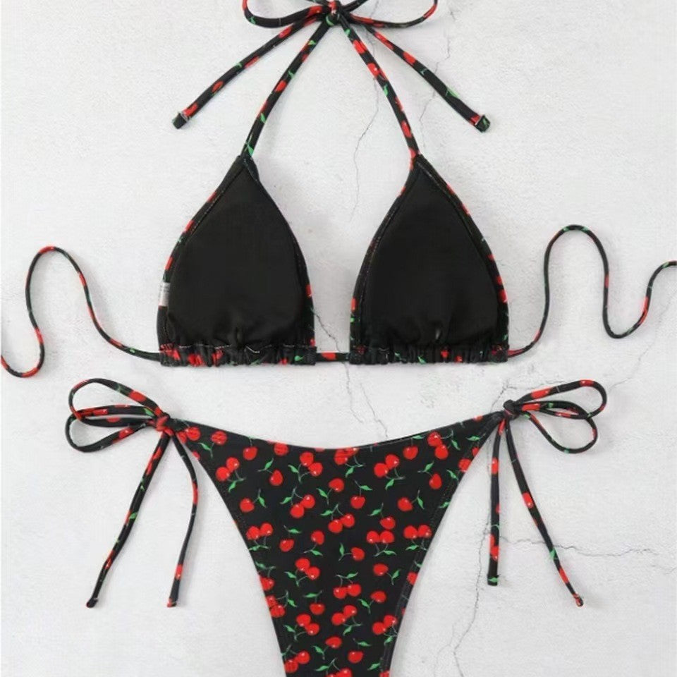 Damen Triangel-Bikini mit verspieltem Kirschmuster Echo Archiv