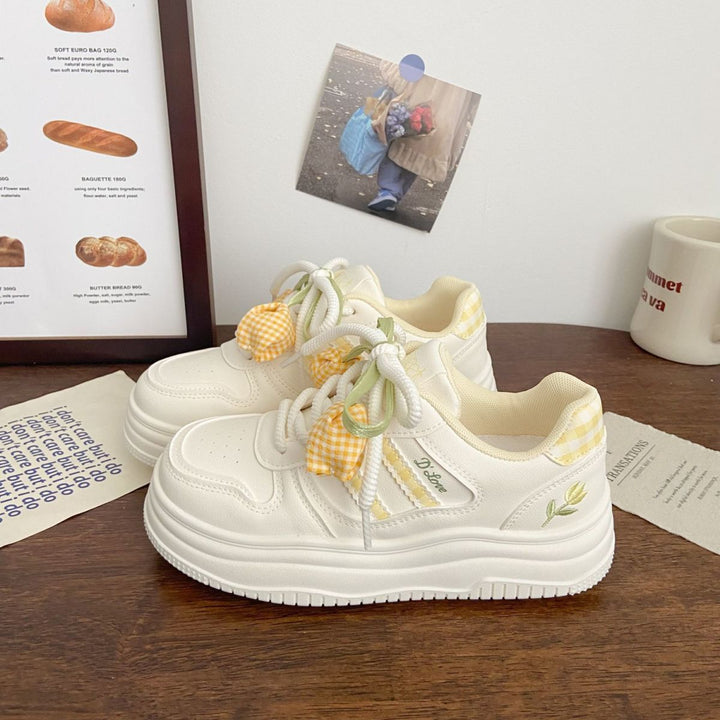 Damen Modische Sneakers mit verspielten Karomuster und komfortablen Schnürdetails Echo Archiv