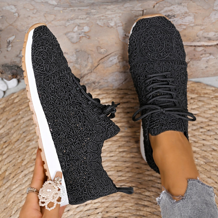 Damen Leichte Sneaker mit Häkelspitzen-Obermaterial und profilierter Gummisohle Echoarchiv