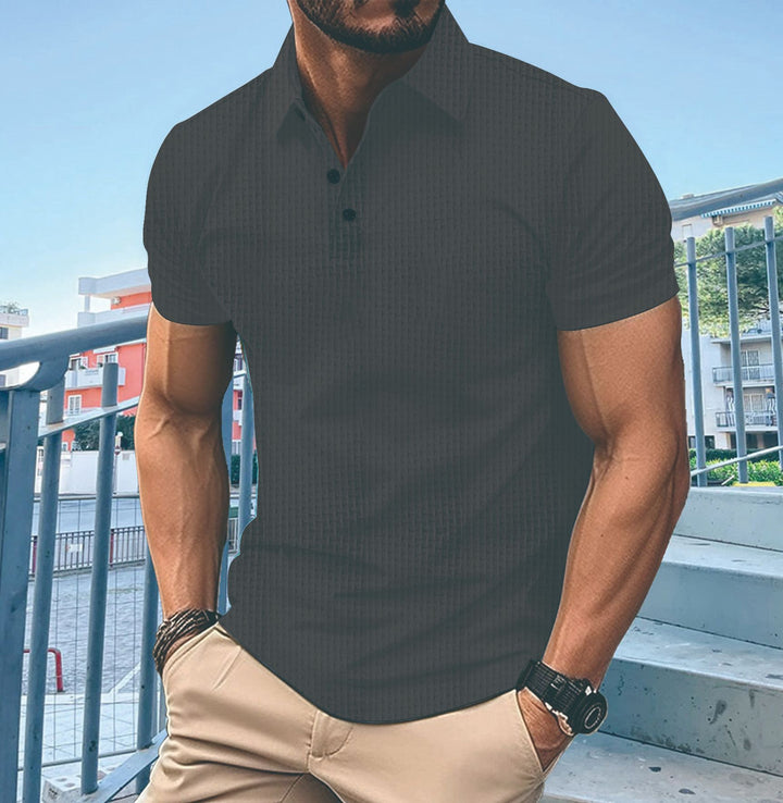 Herren modisches Kurzarm-T-Shirt mit strukturiertem Design und eleganter Knopfleiste Echoarchiv