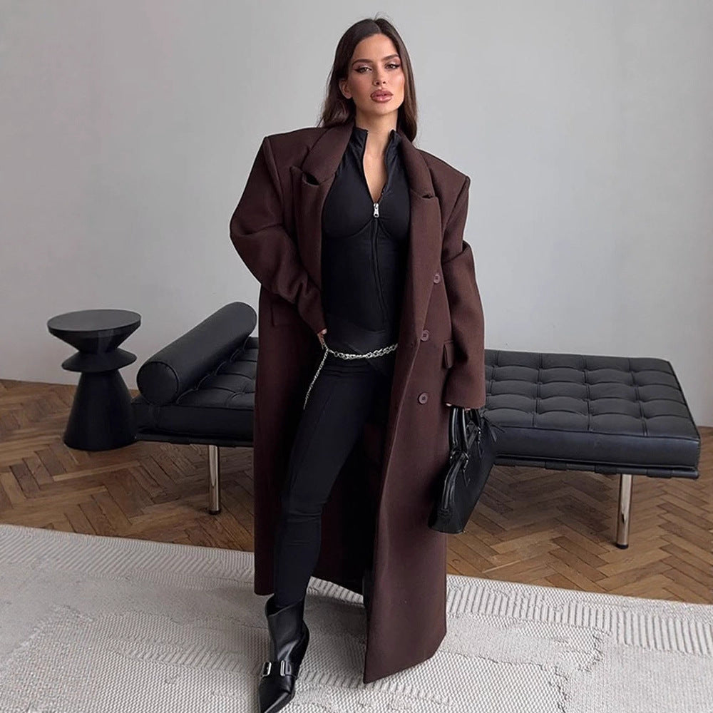 Damen Maxilanger Wollmix-Mantel mit kastiger Oversize‑Silhouette und markanten Schultern Echoarchiv