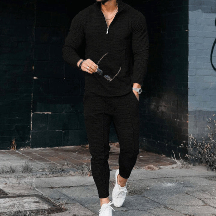 Herren sportlicher Freizeitanzug mit stylischem Stehkragen und praktischer Reißverschluss-Tasche Echoarchiv