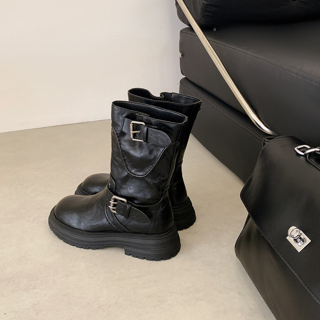 Damen Halbhohe Bikerstiefel aus Glattlederoptik mit verstellbaren Metallschnallen und profiliertem Lug‑Plateau Echo Archiv