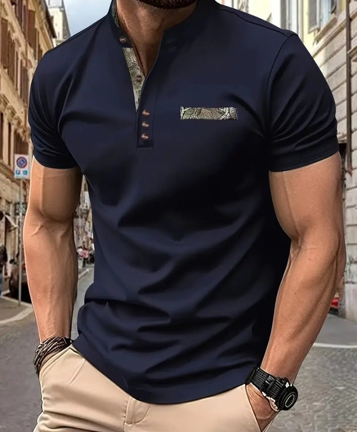 Herren Poloshirt mit modischem Stehkragen und eleganten Knöpfen Echoarchiv