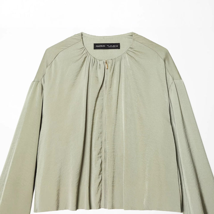 Damen leicht taillierte Blouson‑Jacke mit gerafftem Rundhalsausschnitt, verdecktem Reißverschluss und ballonförmigen Ärmeln – Célinea