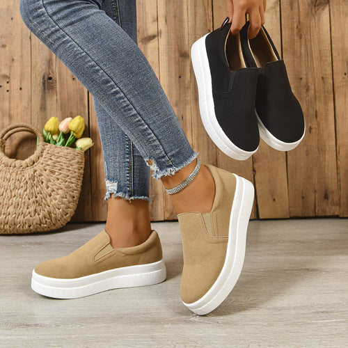 Damen Slip-On Freizeit-Sneaker mit breiter Leichtlauf-Plateausohle weichem Microvelours-Obermaterial und elastischen Seiteneinsätzen Echo Archiv