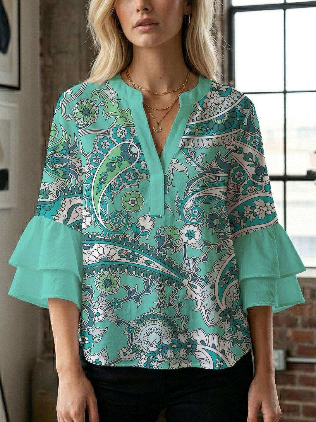 Damen elegantes Blusenshirt mit voluminösen Rüsenärmeln und grafischem Blumendesign Echo Archiv