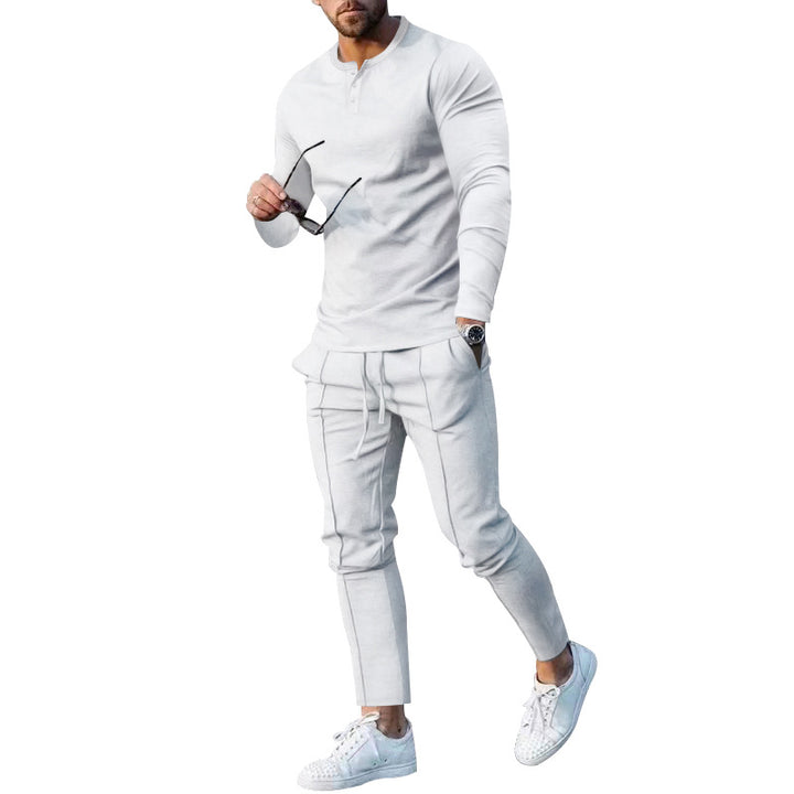 Herren Sportliches Langarmshirt mit moderner Knopfleiste und bequemen Jogginghosen Echoarchiv