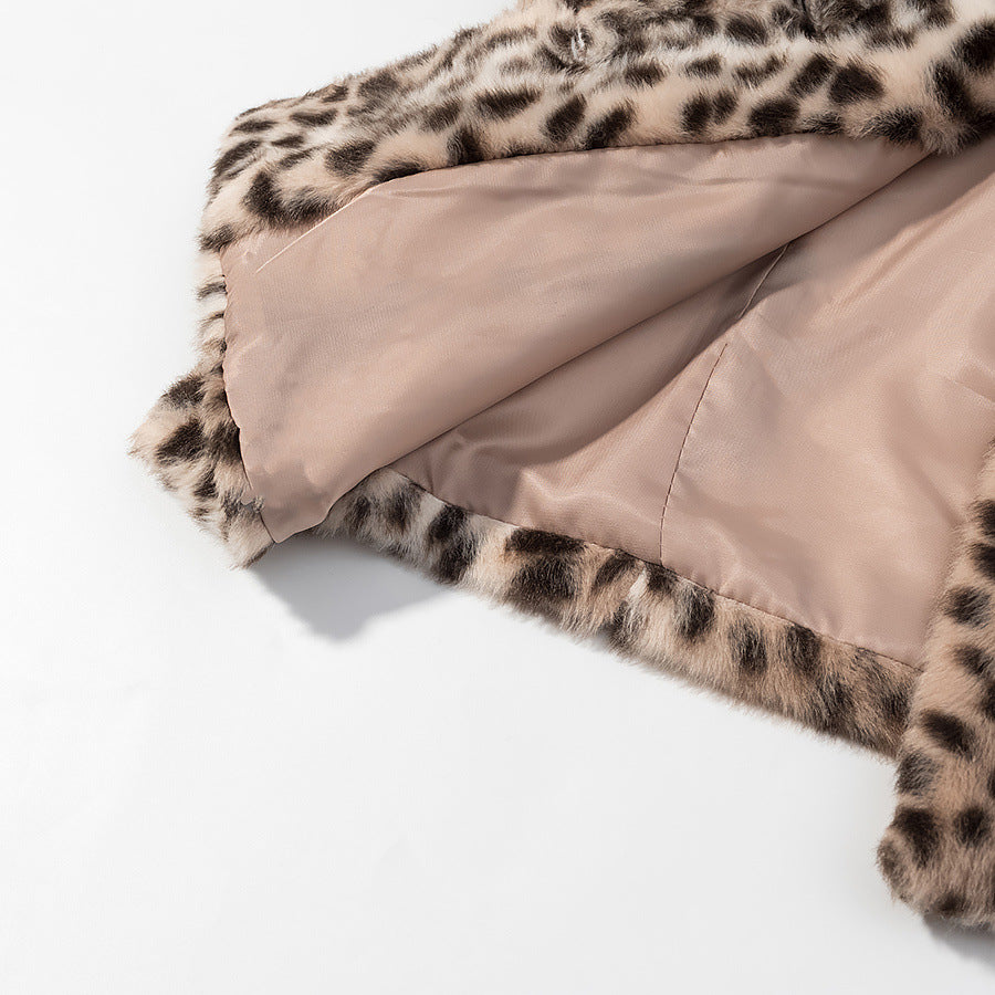 Damen Kurzjacke aus Kunstfell mit Leopardenmuster und Rundhalsausschnitt Echoarchiv