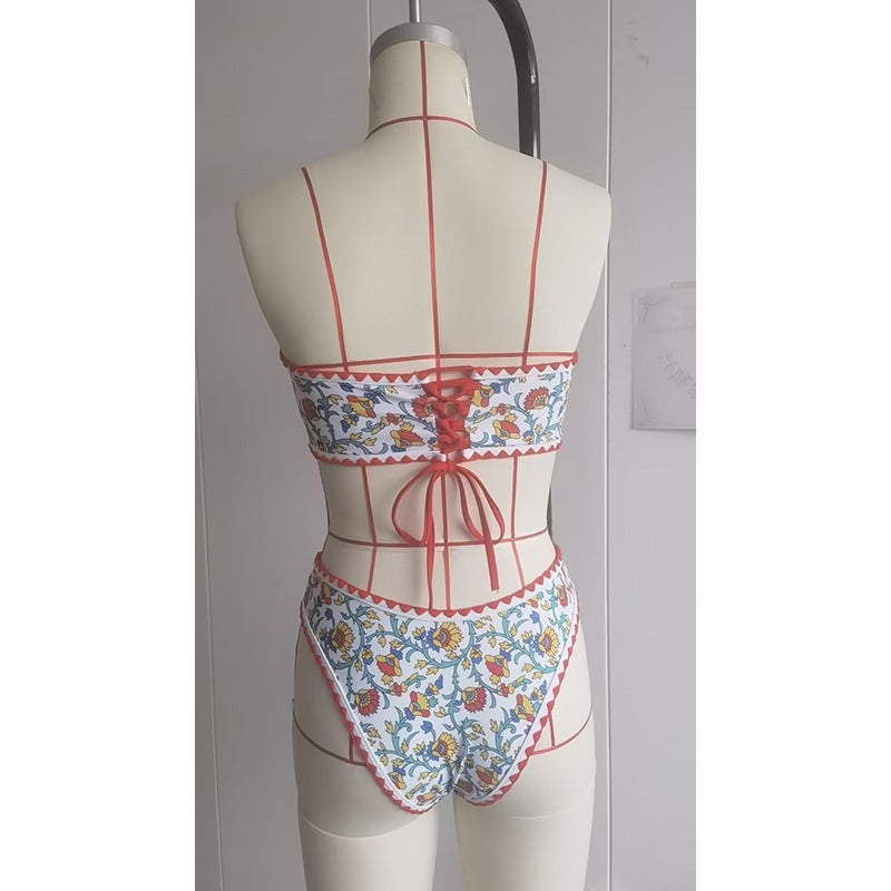 Damen Bandeau-Bikini mit floralen Mustern und verspieltem Rüschensaum Echo Archiv