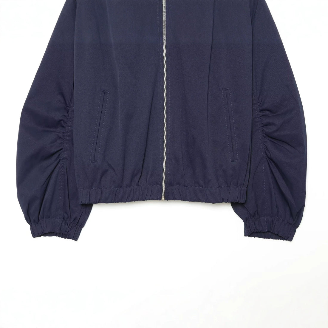 Damen Cropped Bomberjacke mit gerafften Ärmeln und hohem Funnelkragen Echoarchiv