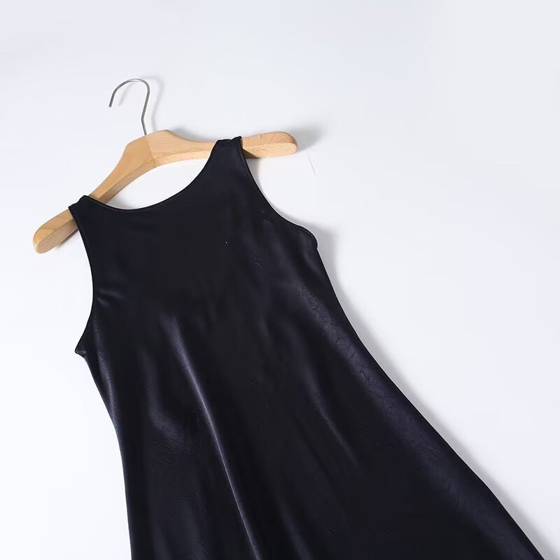 Damen Langes Seidenkleid mit elegantem Rückenausschnitt Echo Archiv