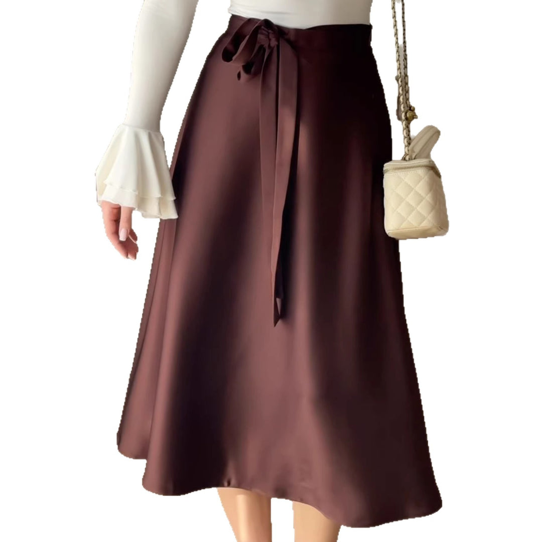 Damen Hochtaillierter A-Linien Midirock mit Bindegürtel und Satin-Finish – Avérine