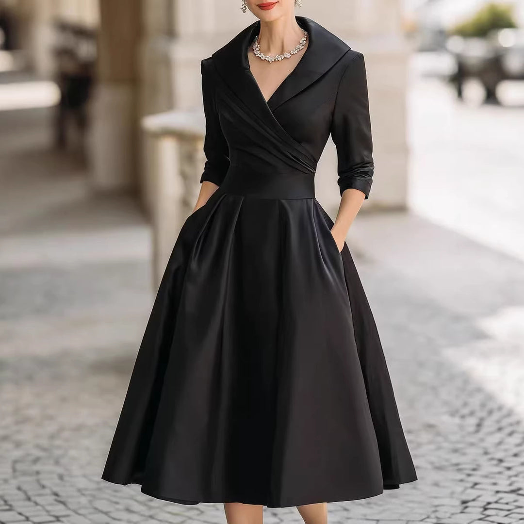 Damen nan elegantes Midikleid mit Wickeloberteil, Dreiviertelärmeln und Eingrifftaschen Echo Archiv