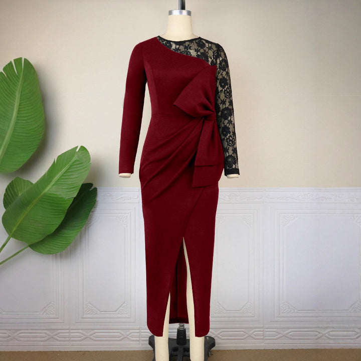 Damen elegantes Etuikleid mit aufwendigem Spitzenärmel und drapiertem Saum Echo Archiv