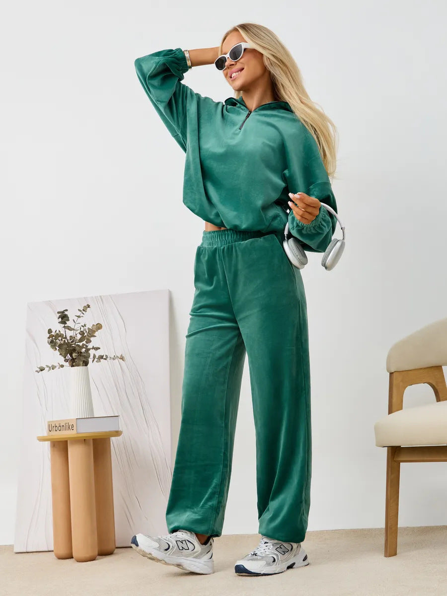 Damen samtiges zweiteiliges Lounge-Set mit Kapuzen-Halbzip und elastischer Bundhose – Auréline