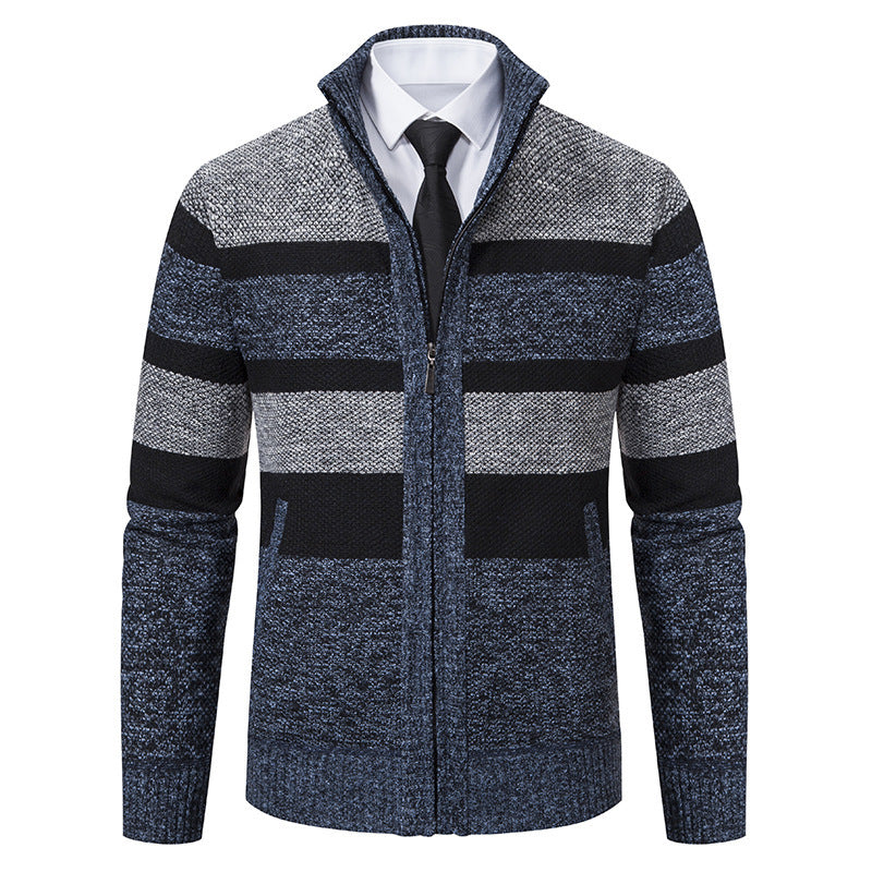 Herren modischer Strickjacke mit hohem Kragen und gestreiftem Design Echoarchiv