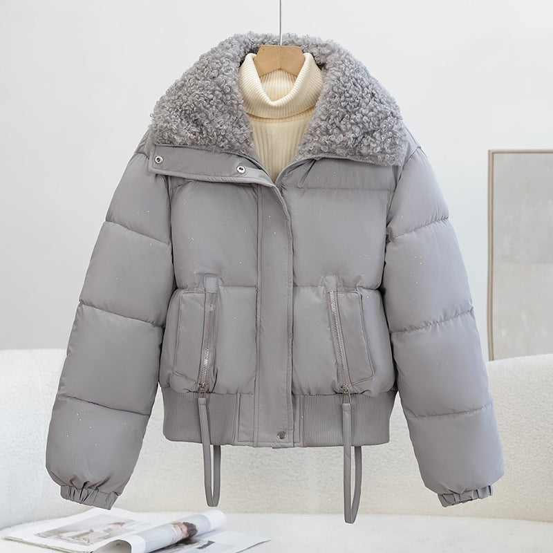 Damen Kurz geschnittene Pufferjacke mit Teddykragen, Reißverschlusstaschen und Rippbündchen Echo Archiv
