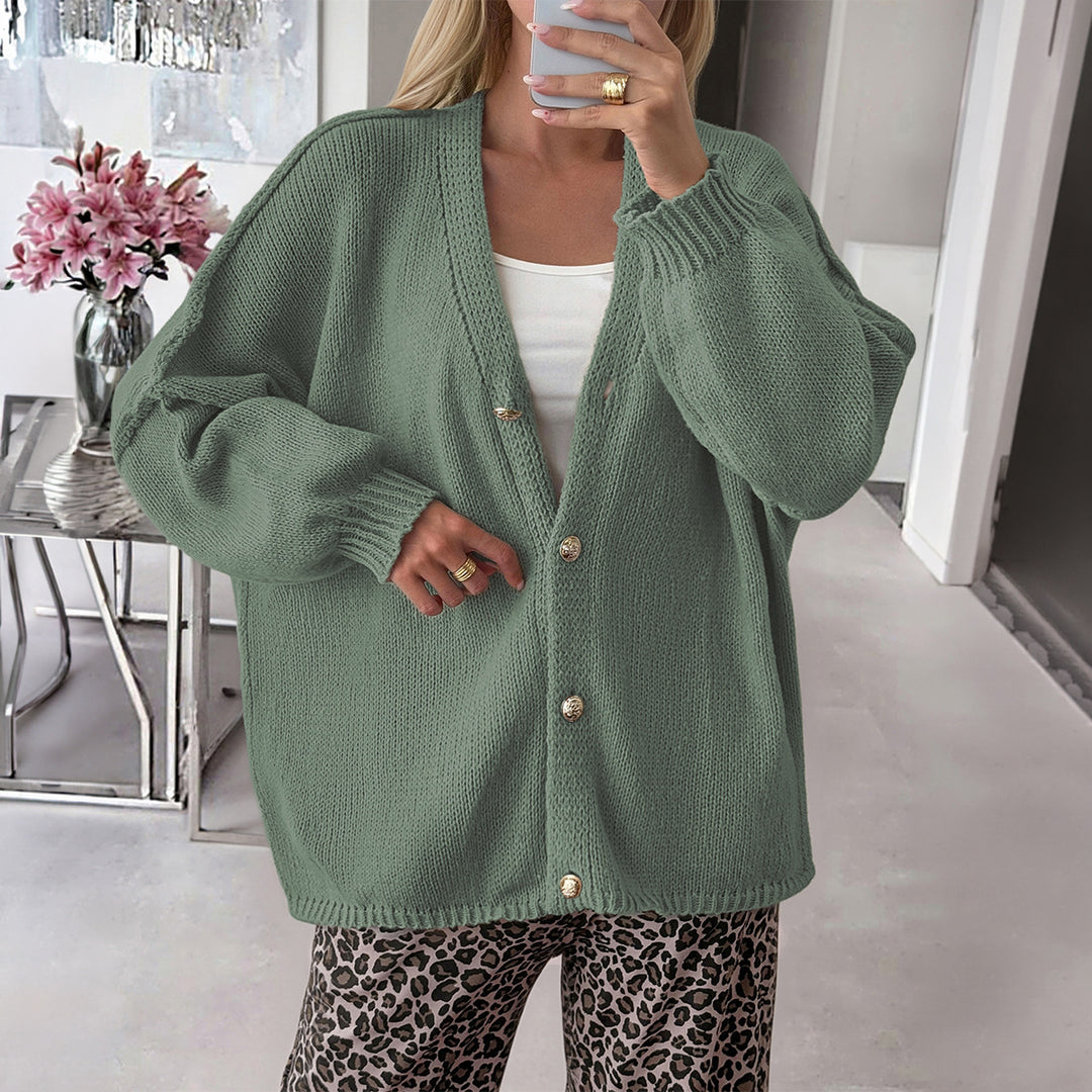 Damen nan Bouclé-Oversize-Cardigan mit tiefem V-Ausschnitt, Kimonoärmeln und goldenen Zierknöpfen Echo Archiv