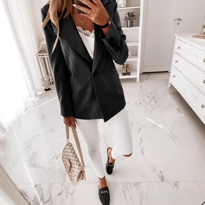 Damen Langblazer mit einreihiger Knopfleiste, tailliertem Schnitt und soften Schulterpolstern – Valéne