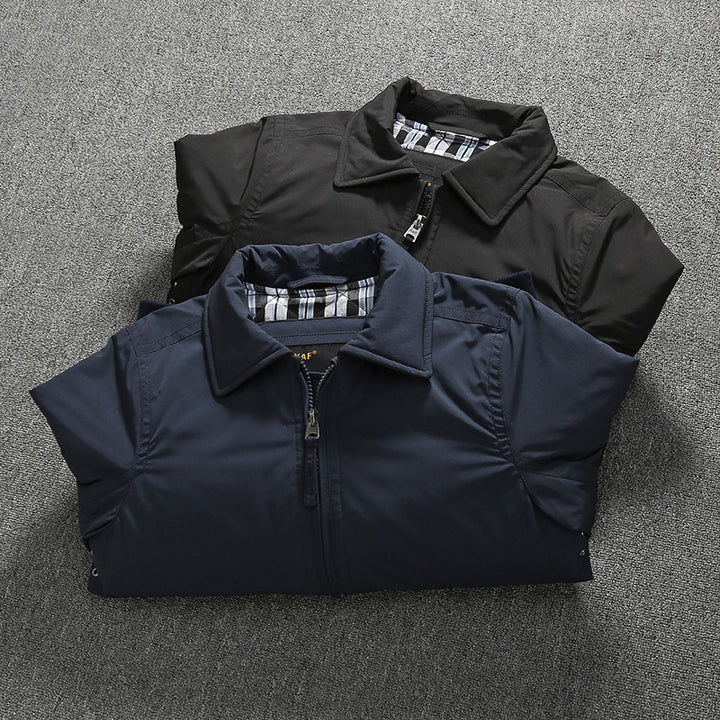 Herren Übergangsjacke im Harrington-Stil mit gesteppter Innenfütterung und Rippbündchen Echoarchiv