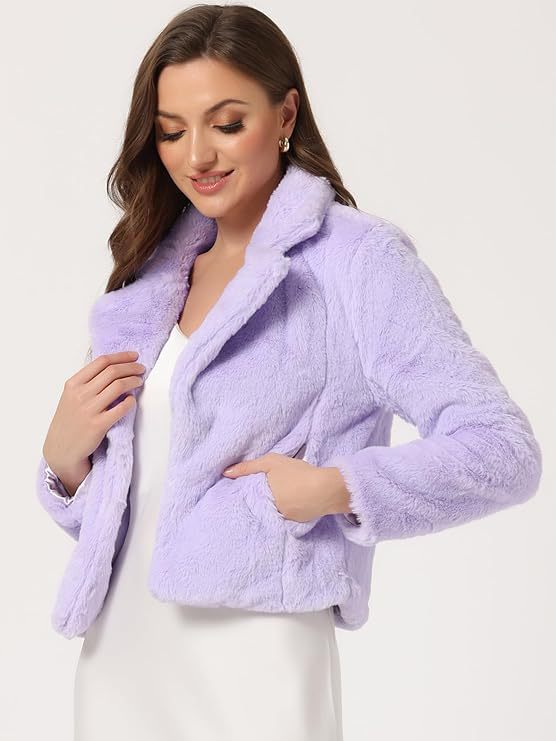 Damen Kurzblouson aus samtigem Faux‑Fur mit fallendem Revers und figurfreundlichem Cropped‑Schnitt Echo Archiv