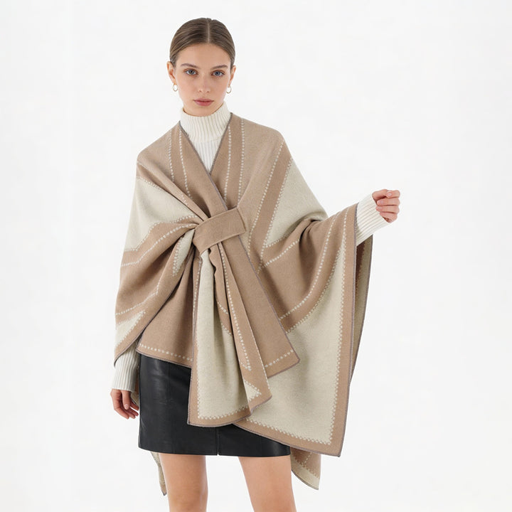 Damen Oversize-Cape aus Jacquard-Strick mit Bindeschlaufe Echo Archiv