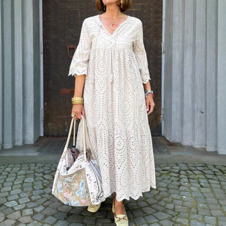 Damen nan fließendes Maxikleid mit Ajourstickerei, V-Ausschnitt, Unterbrustnaht und Volantrock Echo Archiv