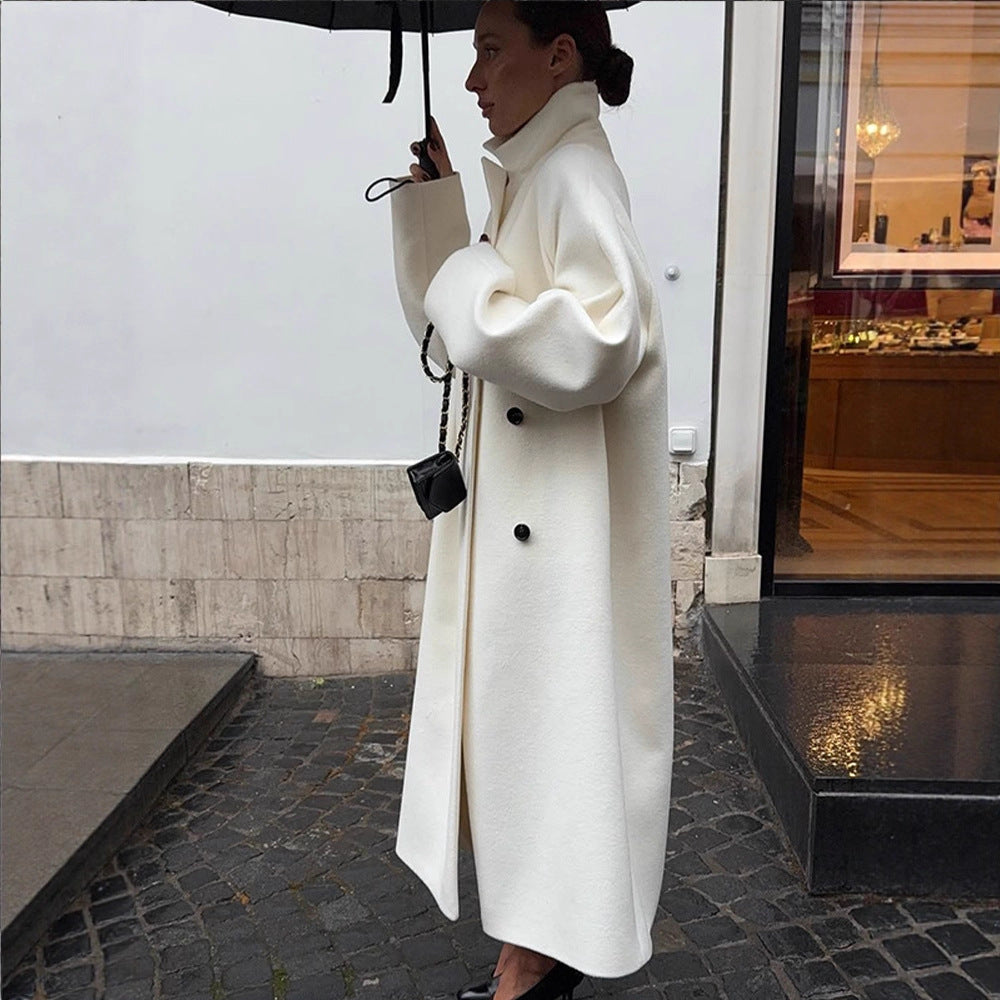 Damen Maximaler Mantel im clean-cut Cocoon-Schnitt mit hohem Stehkragen Echoarchiv