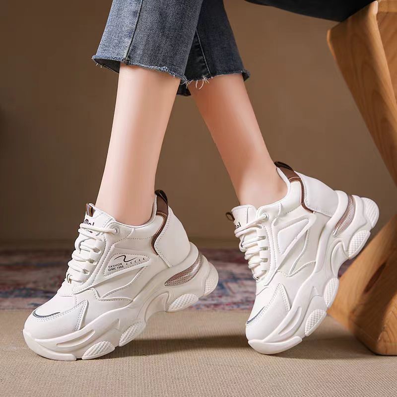 Damen Sportive Chunky Sneakers mit atmungsaktivem Obermaterial und rutschfester Sohle Echo Archiv