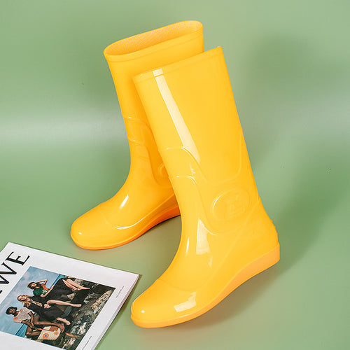 Damen Glänzende mittelhohe Regenstiefel aus PVC mit leichtem Keilabsatz Echoarhiv