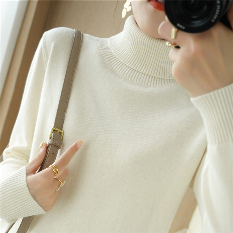 Damen Minimalistischer Feinstrick-Rolli mit hohem Rippkragen und schmaler Passform Echoarchiv