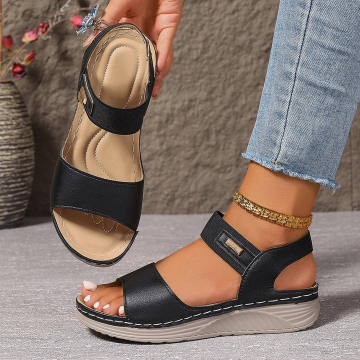 Damen Komfort-Sandalen mit elastischem Fersenriemen, gepolstertem Fußbett und leichter Keilsohle Echo Archiv