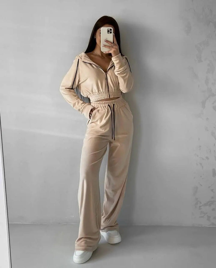 Damen Samt-Loungewear-Set mit Cropped Zip-Kapuzenjacke und weiter Palazzohose – Élanora