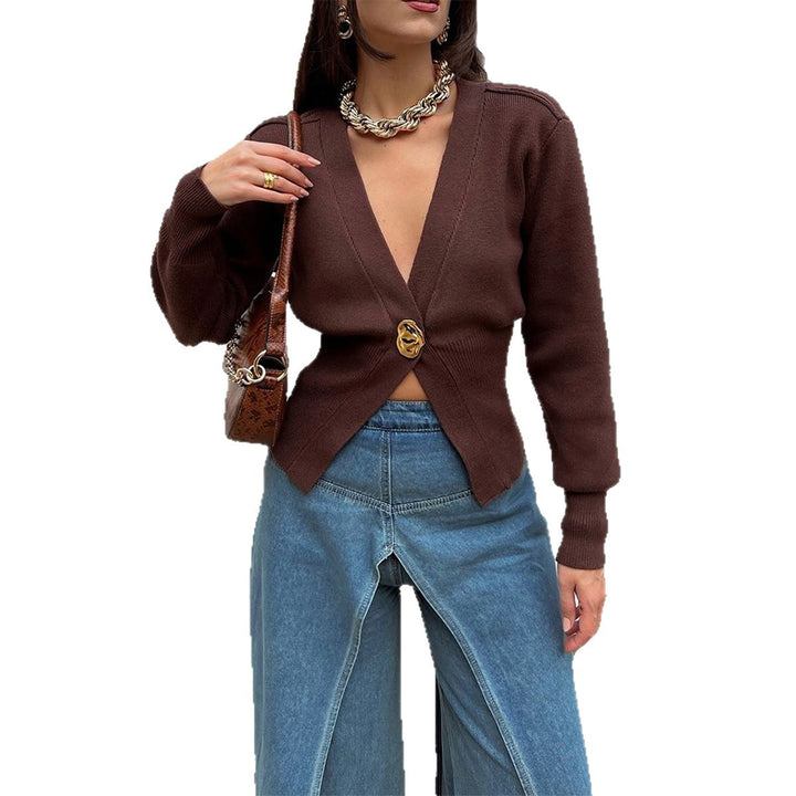 Damen taillierter Kurzcardigan mit tiefem V-Ausschnitt und dekorativem Zierknopf – Veloura