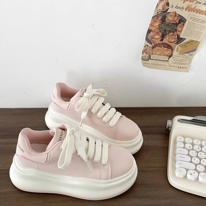 Damen Trendige Plateau-Sneaker mit eleganten Details Echo Archiv