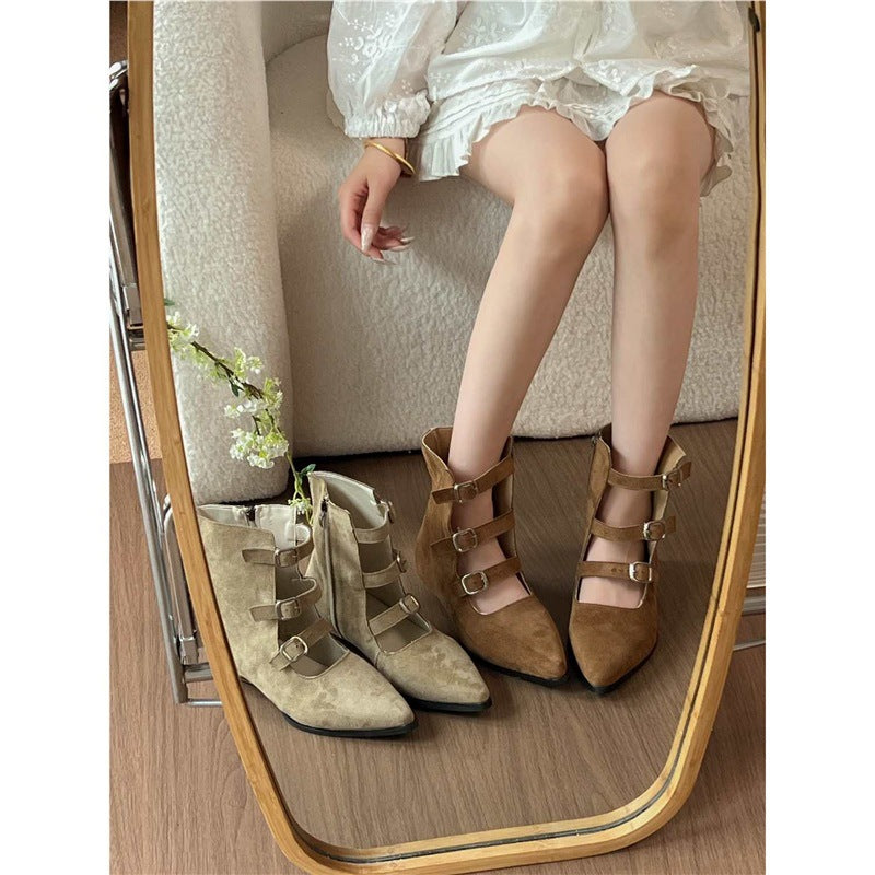 Damen spitz zulaufende Ankle-Boots mit Veloursoptik, vier verstellbaren Riemchen und niedrigem Absatz – Varelle
