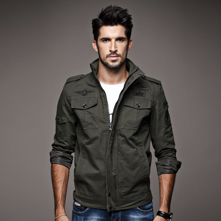 Herren Military-Canvas-Fieldjacke mit Aufnäherapplikationen, Brustpattentaschen und Hemdkragen – Taviero
