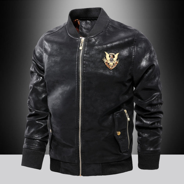 Herren Lederoptik Bomberjacke mit Stickbadge, Rippbündchen und Gold-Details – Brevano