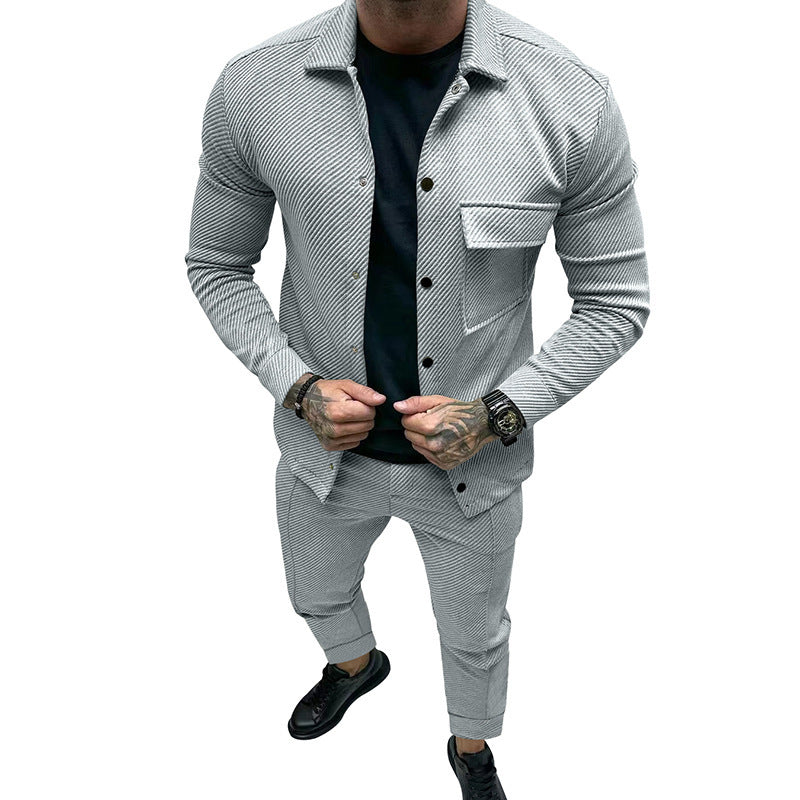 Herren modisches Freizeit-Set mit strukturiertem Oberteil und elastischen Hosen Echoarchiv