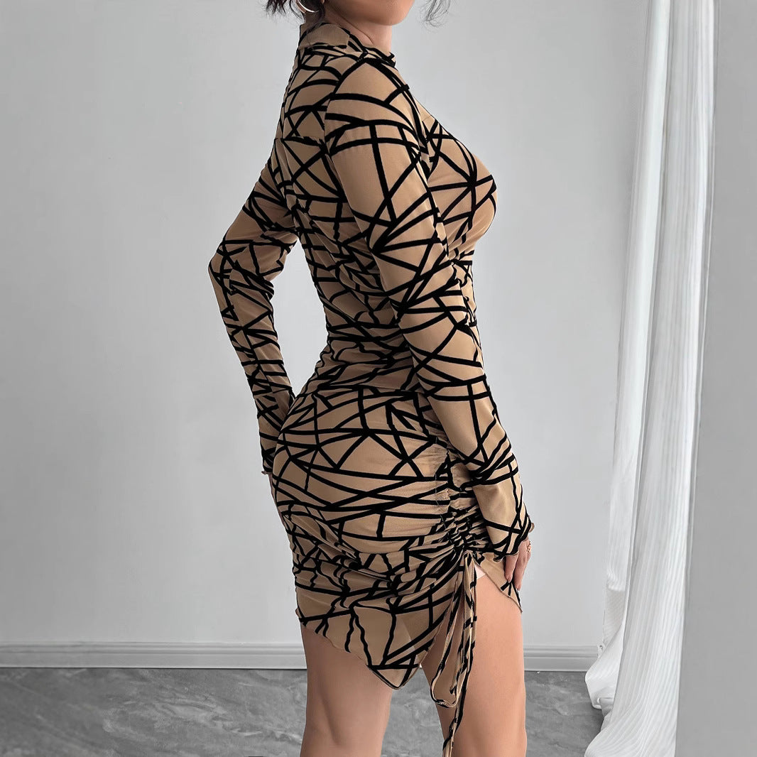 Damen nan figurbetontes transparentes Langarm Minikleid mit Rollkragen und seitlicher Raffung Echo Archiv