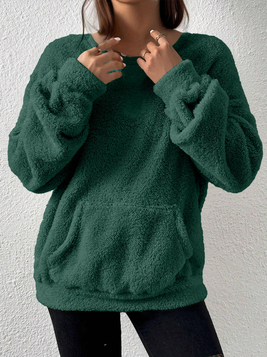 Damen Kuscheliger Teddy-Fleece-Pullover mit Kängurutasche – Mavelle