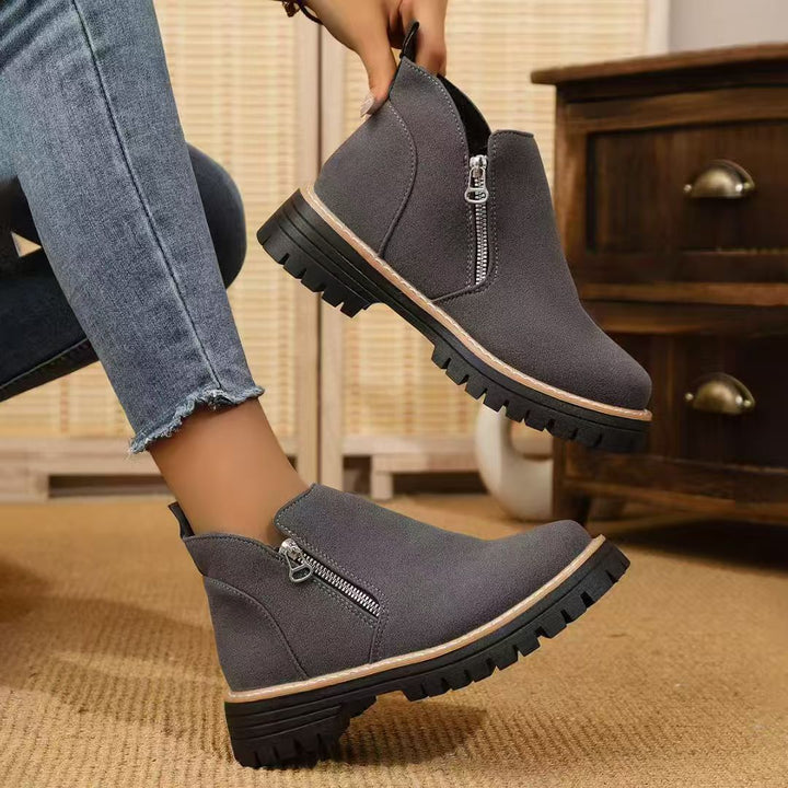 Damen Warme Chelsea-inspirierte Stiefelette mit seitlichem Reißverschluss und grober Profilsohle – Varelle