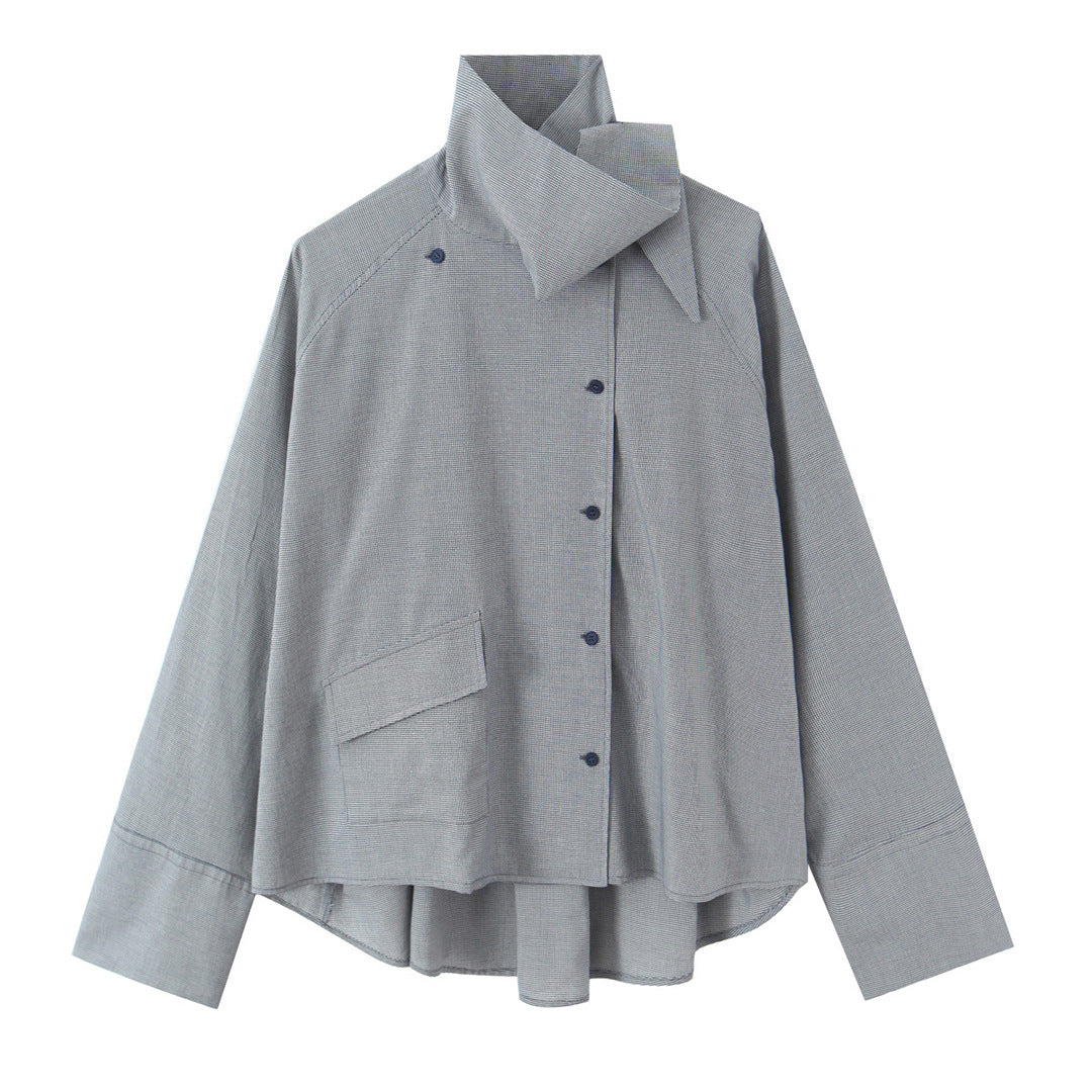 Damen Oversize-Bluse mit hohem Schalkragen und asymmetrischer Knopfleiste Echoarchiv
