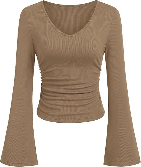 Damen Geripptes Cropped-Top mit V-Ausschnitt, taillierter Raffung und ausgestellten Trompetenärmeln – Orélia