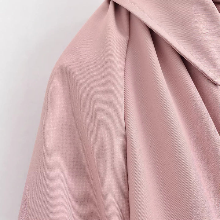 Damen Kurz geschnittene Blousonjacke mit weitem Kimonoärmel und gerafftem Saum Echoarchiv