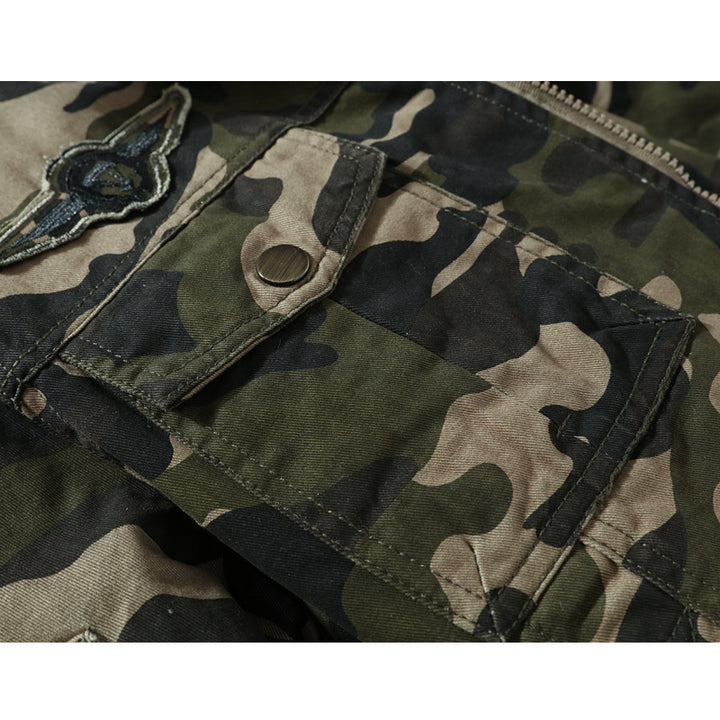 Herren Fieldjacke im Tarnmuster mit Teddyfleece‑Innenfutter, Mehrfachtaschen und Schulterklappen – Taviero